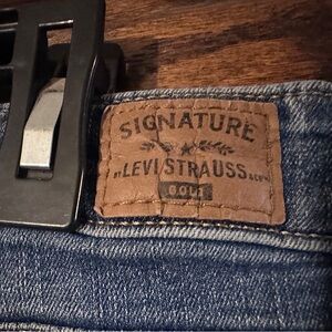 Women’s Levi Strauss Signature Blue Jeans